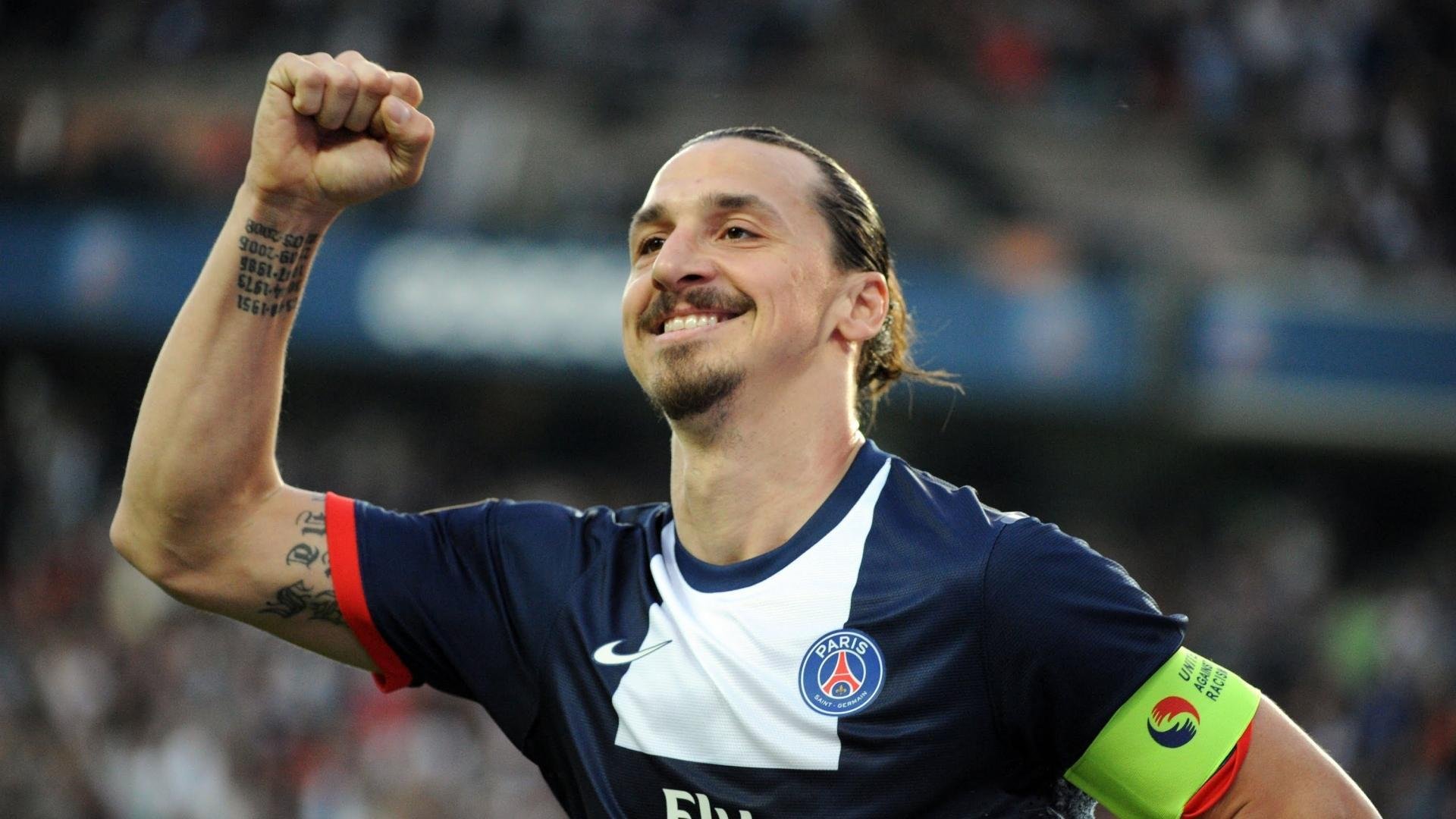 足球盛宴再燃,球队士气高涨争夺胜利,足球盛宴主持人是谁_