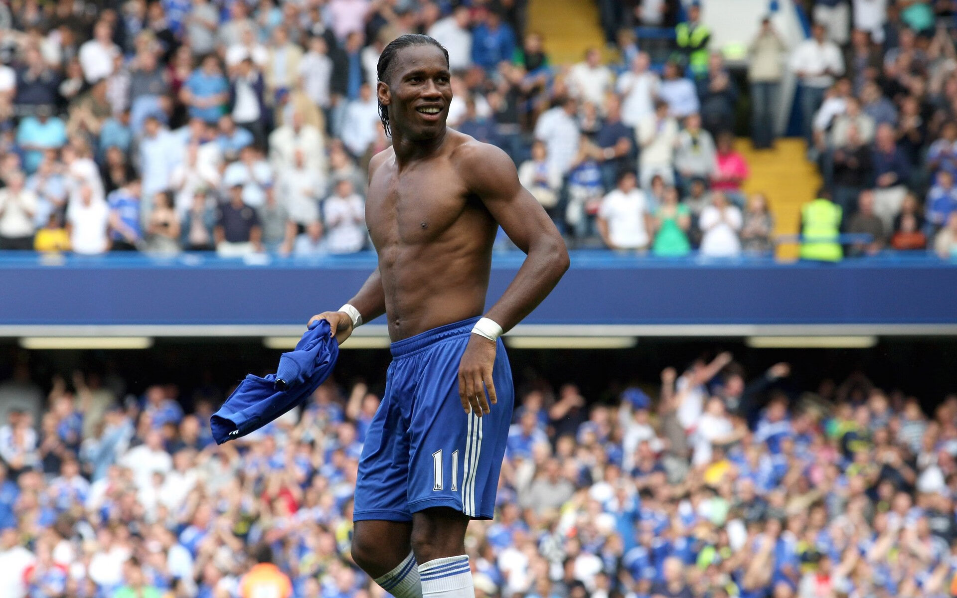 开云品牌-复苏中的电竞线下活动,封闭环境中与粉丝近距离交互,电竞复盘